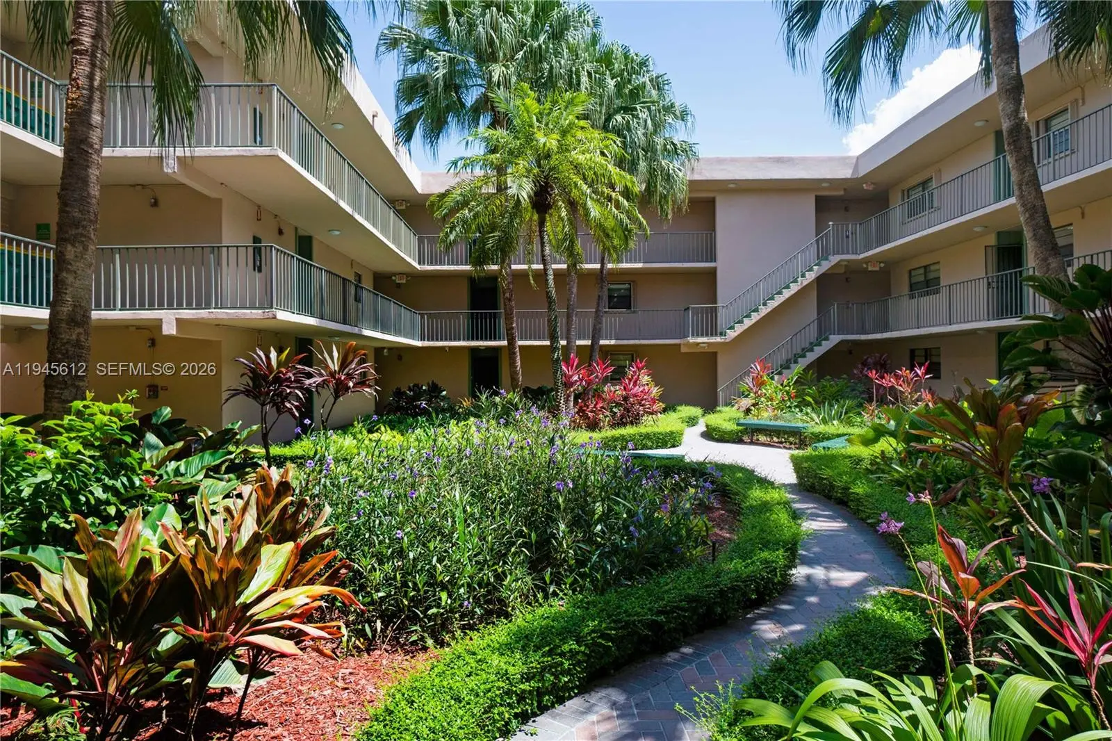 Photo of Listing #A11945612