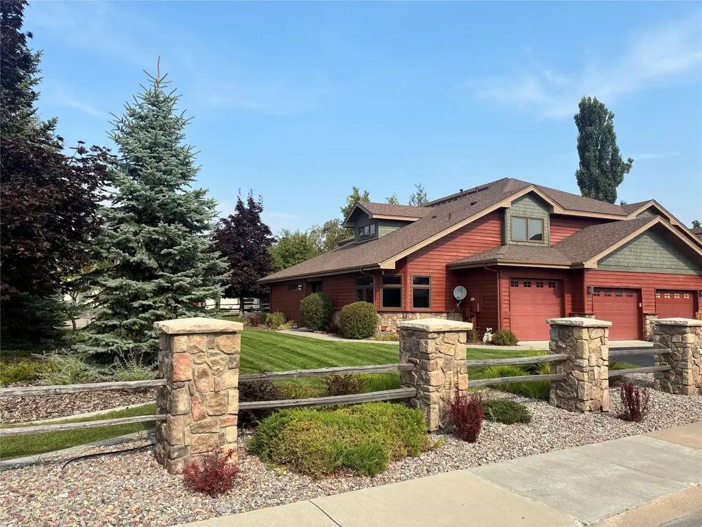 68 Bay Harbor Drive, Bigfork