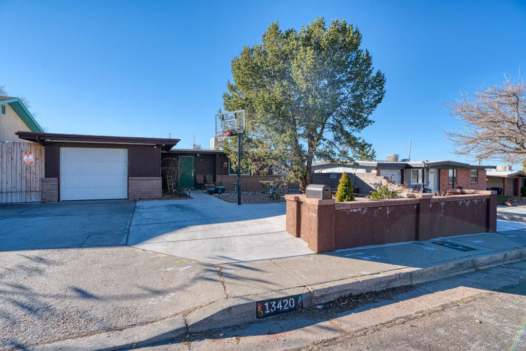 13420 Reo Road Ne, Albuquerque
