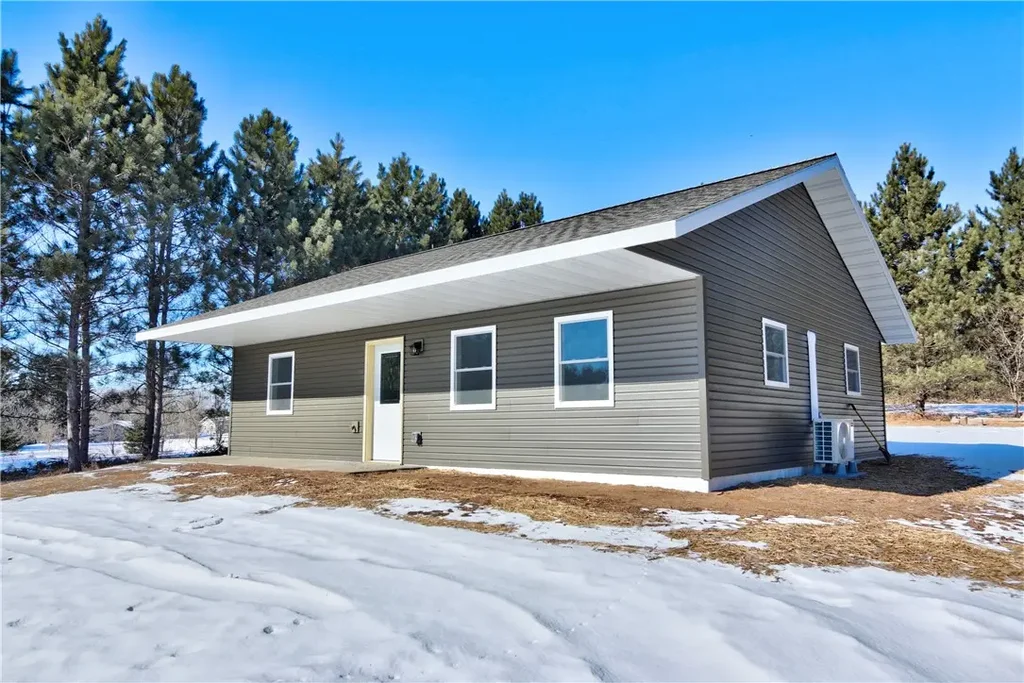 1120 Northland Drive, Spooner