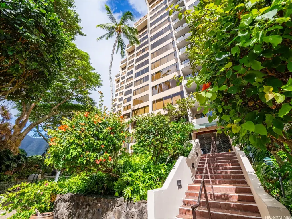 555 Hahaione Street # 5c, Honolulu