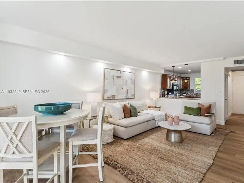 Photo of Listing #A11932512