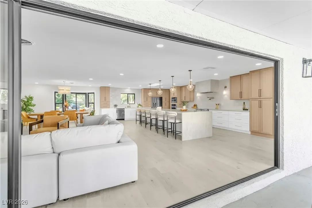 Photo of Listing #2748832