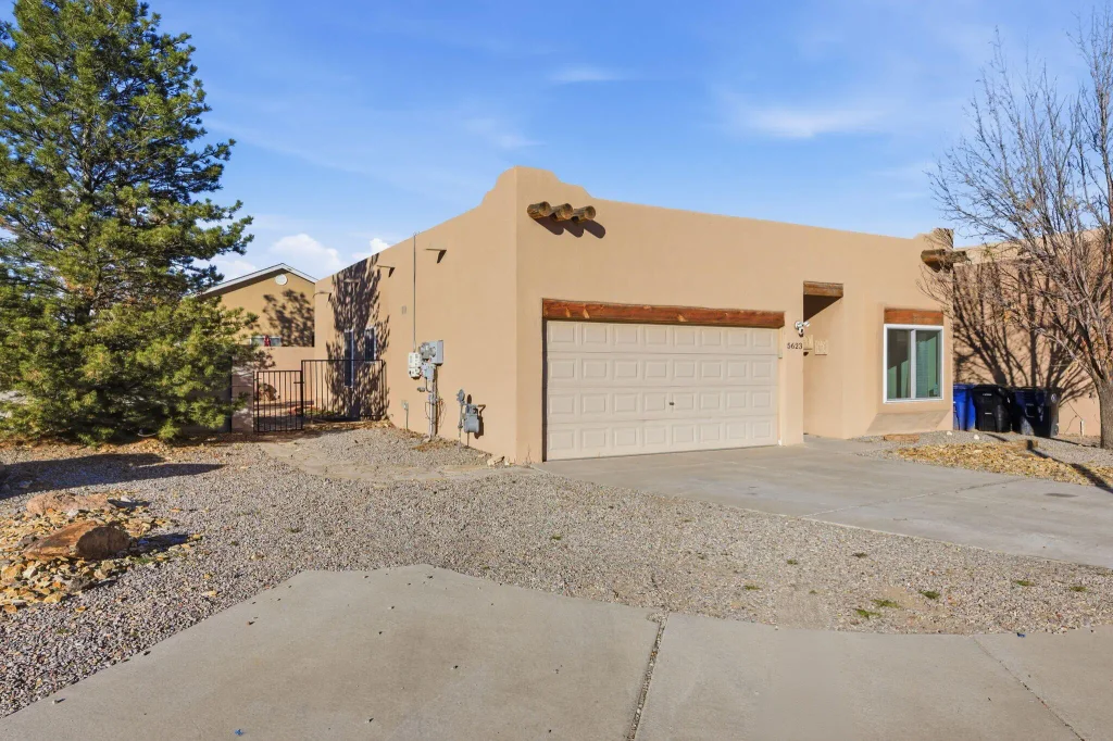 5623 Saturnia Road Nw, Albuquerque