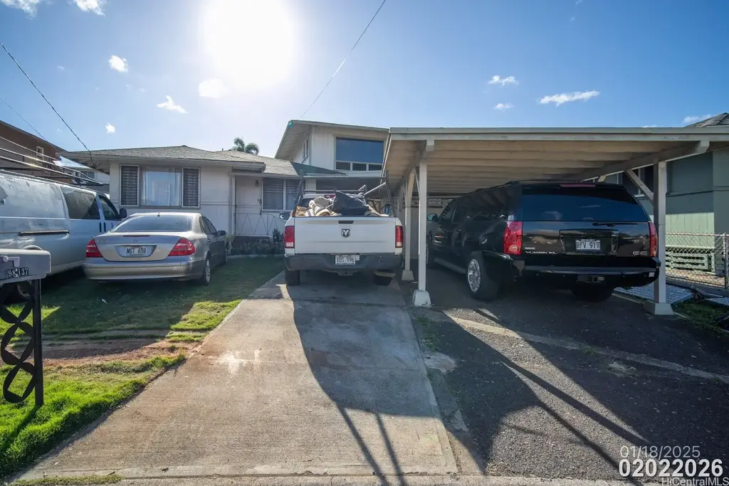 98-137 Kalike Place, Aiea