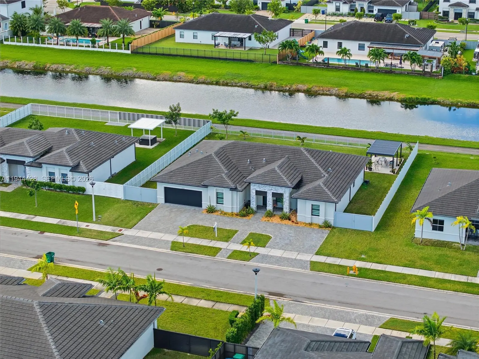 Photo of Listing #A11944428