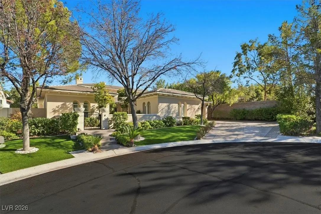 Photo of Listing #2748543