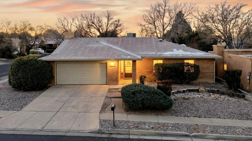 8912 Cherry Hills Road Ne, Albuquerque