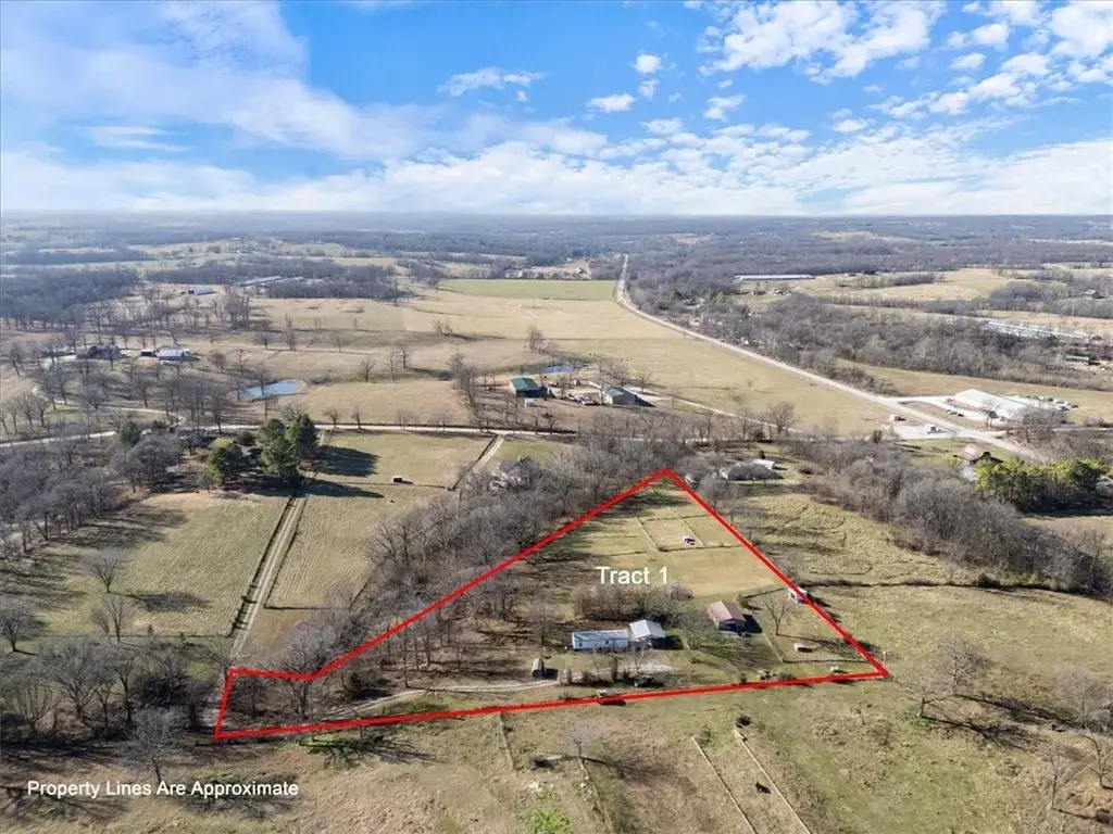 12246 S Pleasant Valley Road, Gentry
