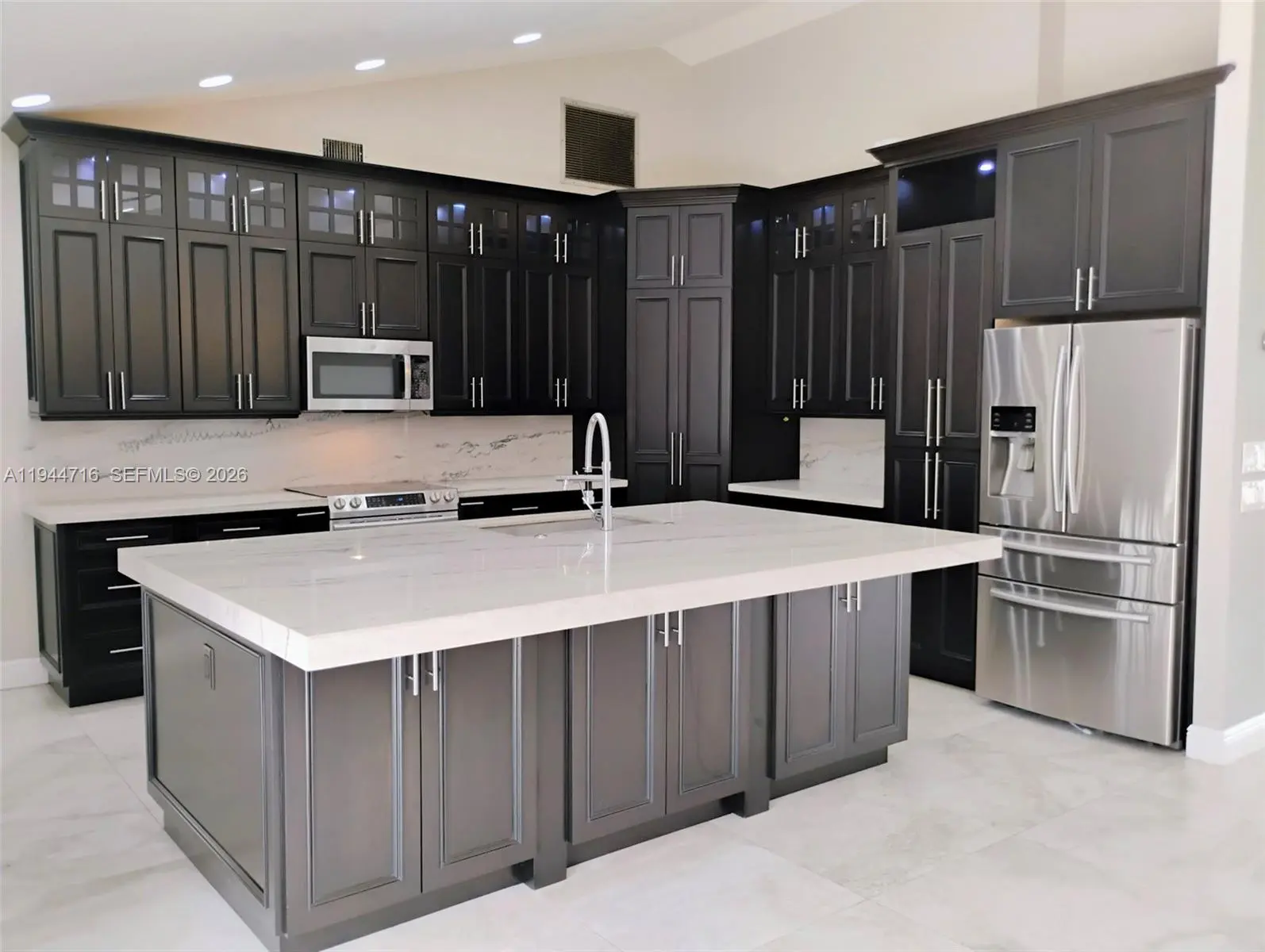 Photo of Listing #A11944716