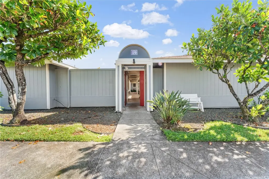 95-1050 Makaikai Street # 19c, Mililani