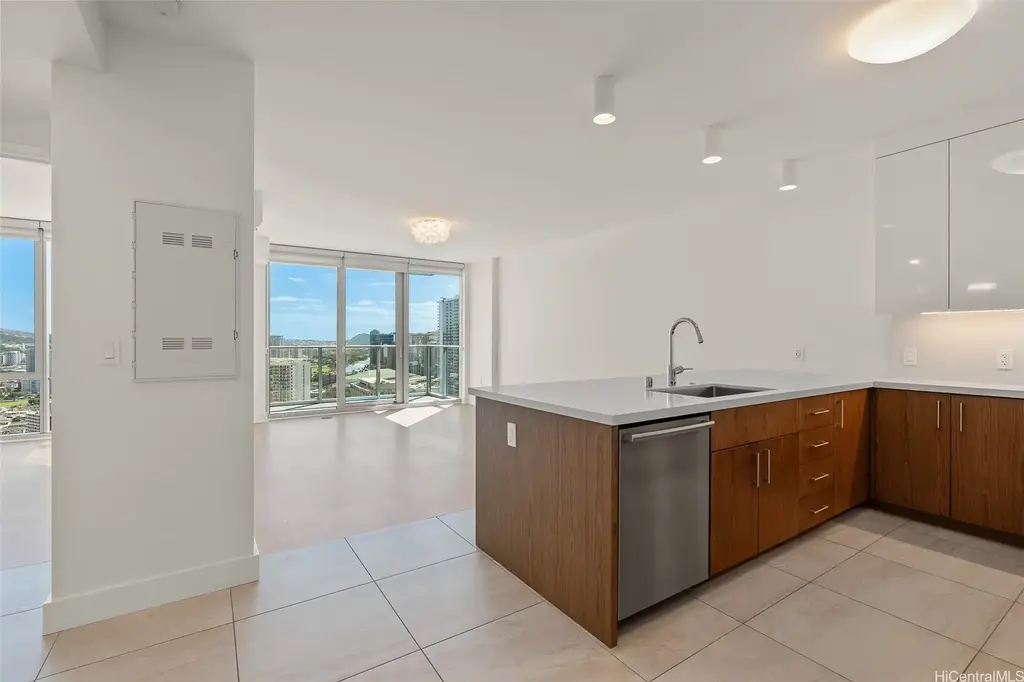(unit #3105) 629 Keeaumoku Street, Honolulu