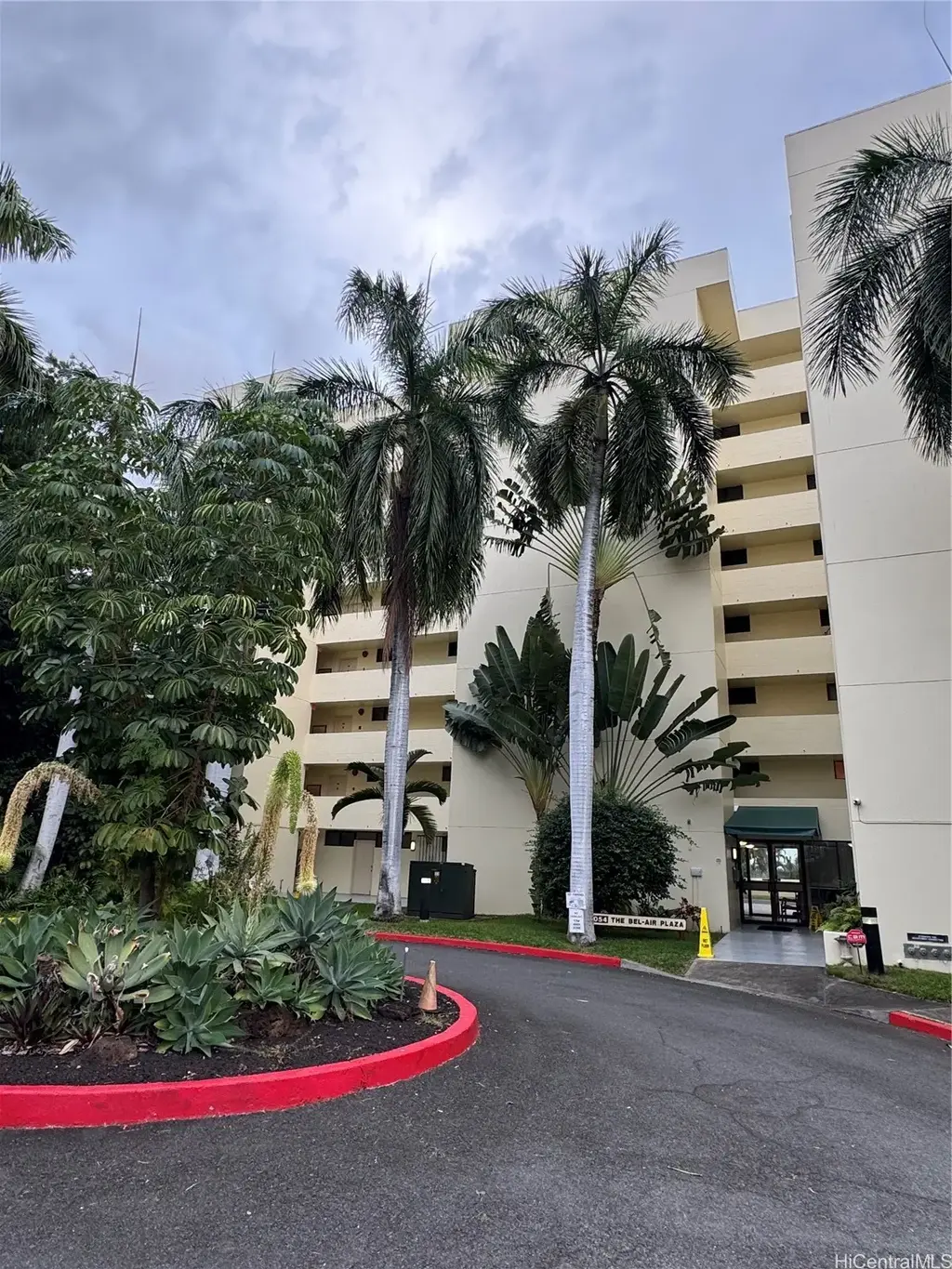 1054 Green Street # 402, Honolulu