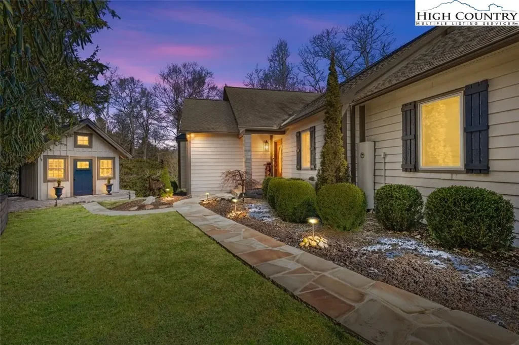 129 Valley View Road, Blowing Rock