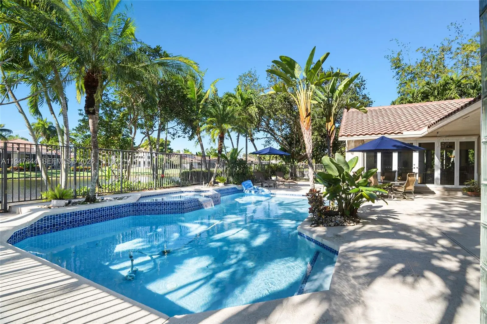 Photo of Listing #A11947844