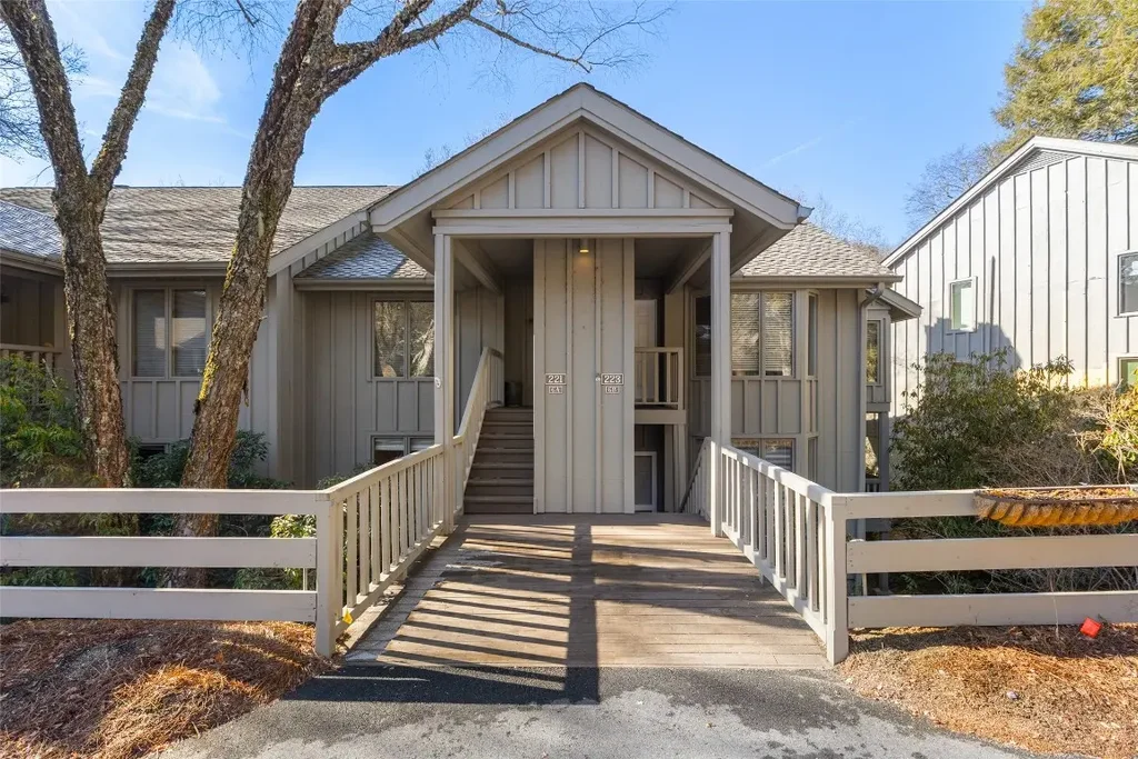 223 Chestnut Cove 6b, Highlands