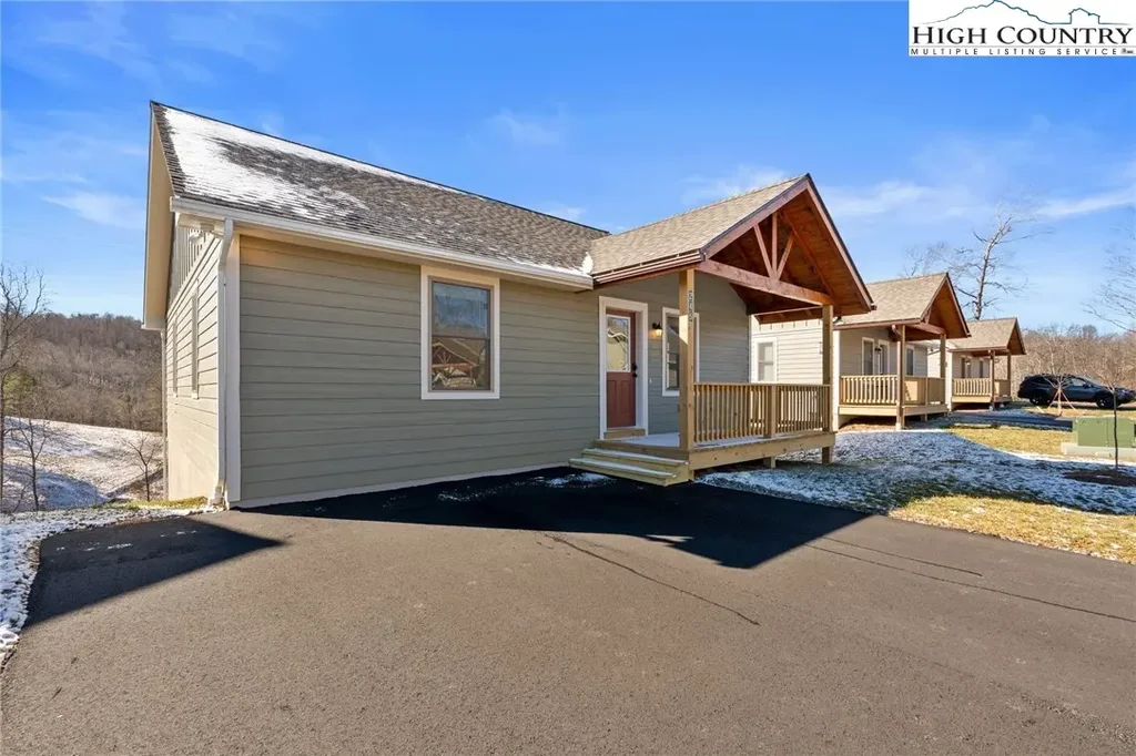 233 Ava Way # 109, Boone