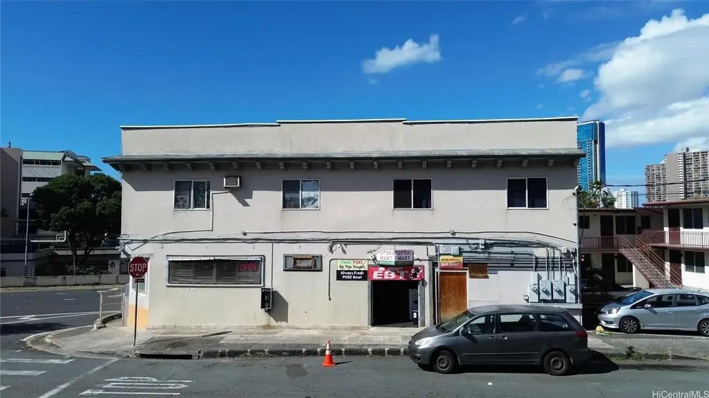 1402 Lusitana Street, Honolulu