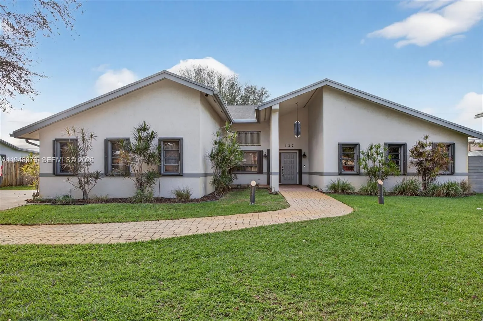 Photo of Listing #A11948073