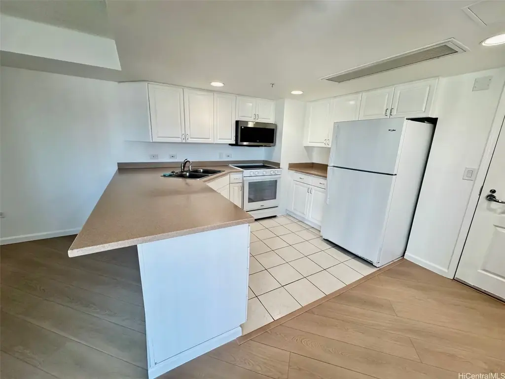 1314 Kalakaua Avenue # 910, Honolulu