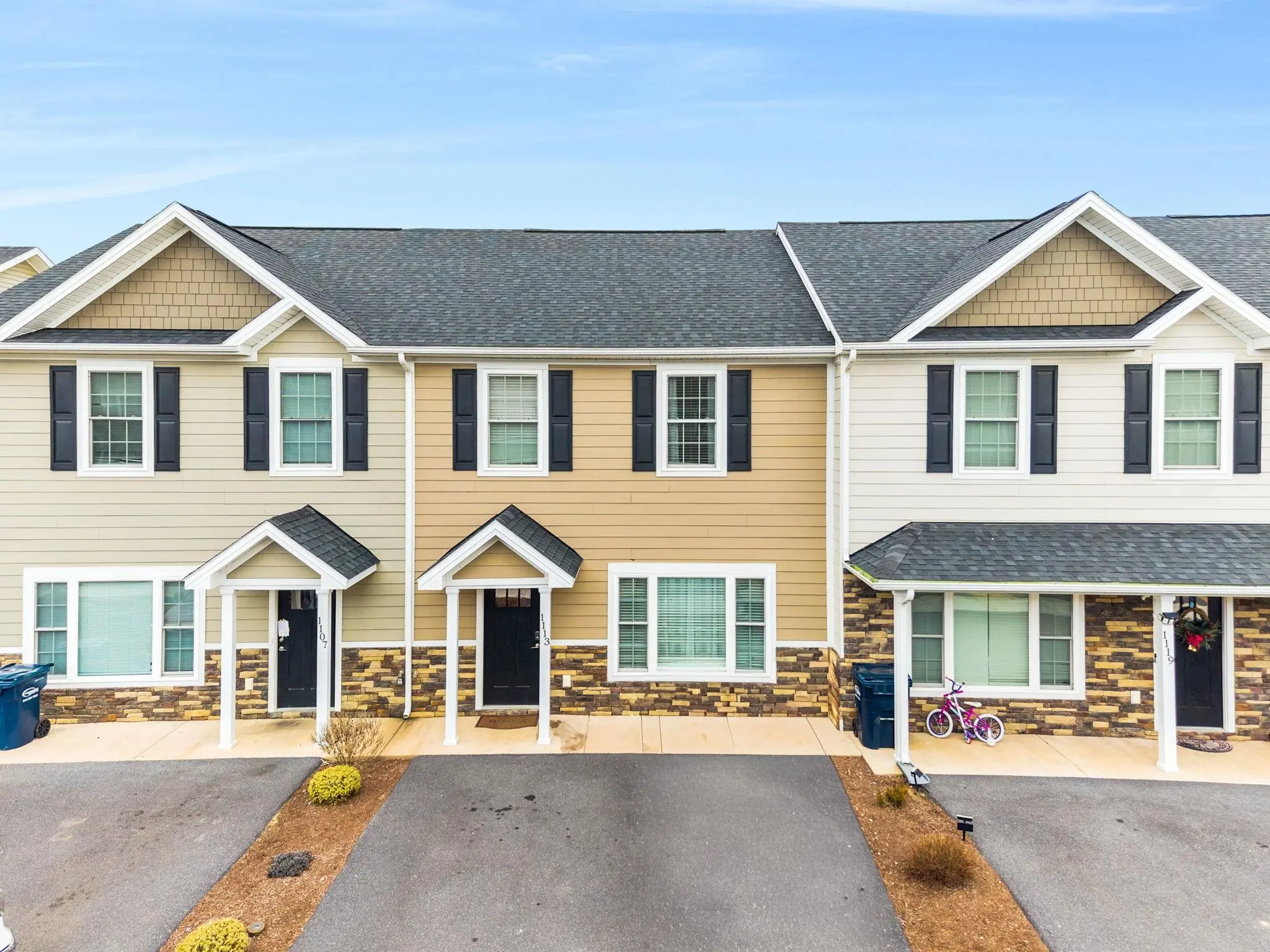 1113 Harvest Ct, Rockingham