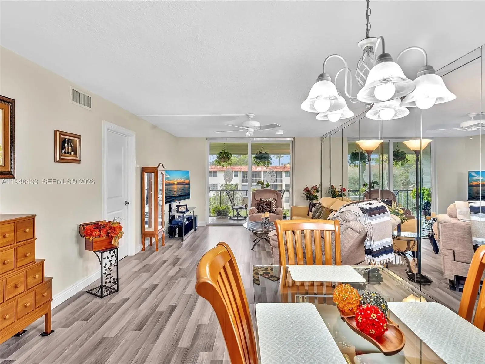 Photo of Listing #A11948433