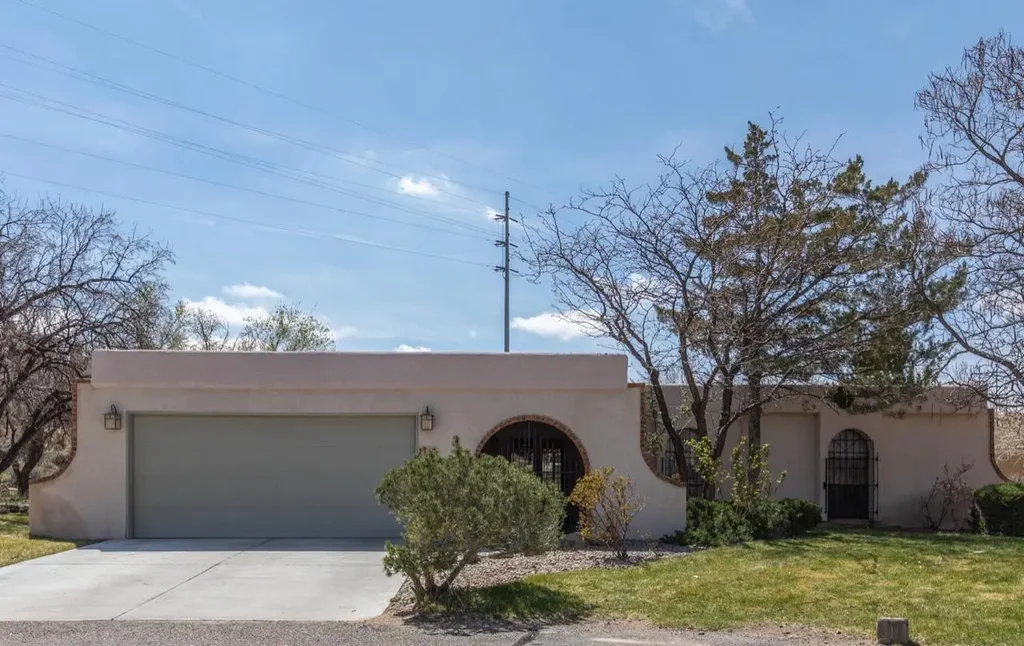 717 Sagewood Court Se, Albuquerque