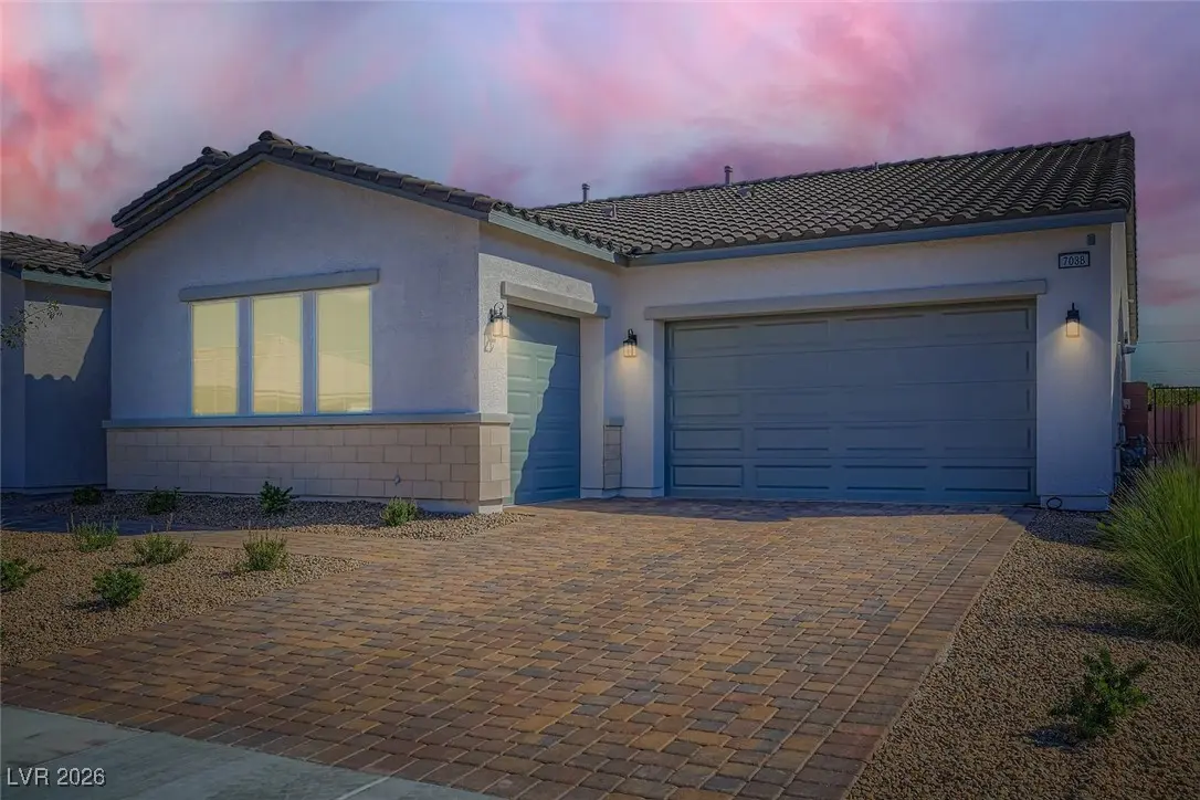 Photo of Listing #2749558