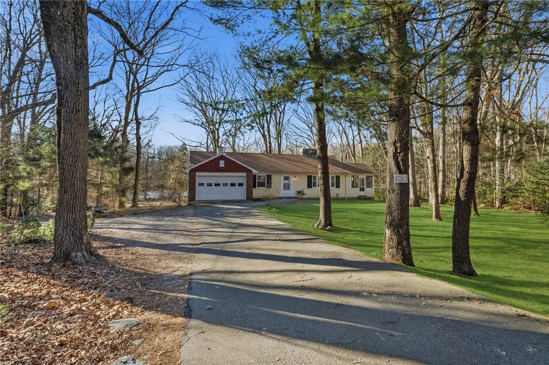 100 Forge Rd, North Kingstown