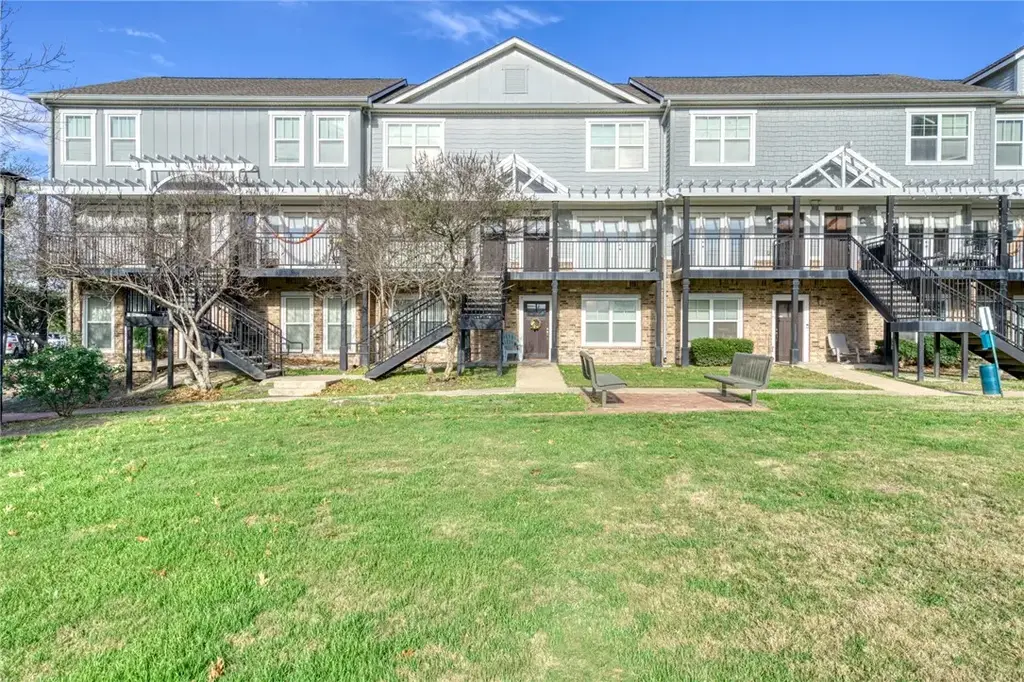 1725 Harvey Mitchell Parkway S 2124, College Station