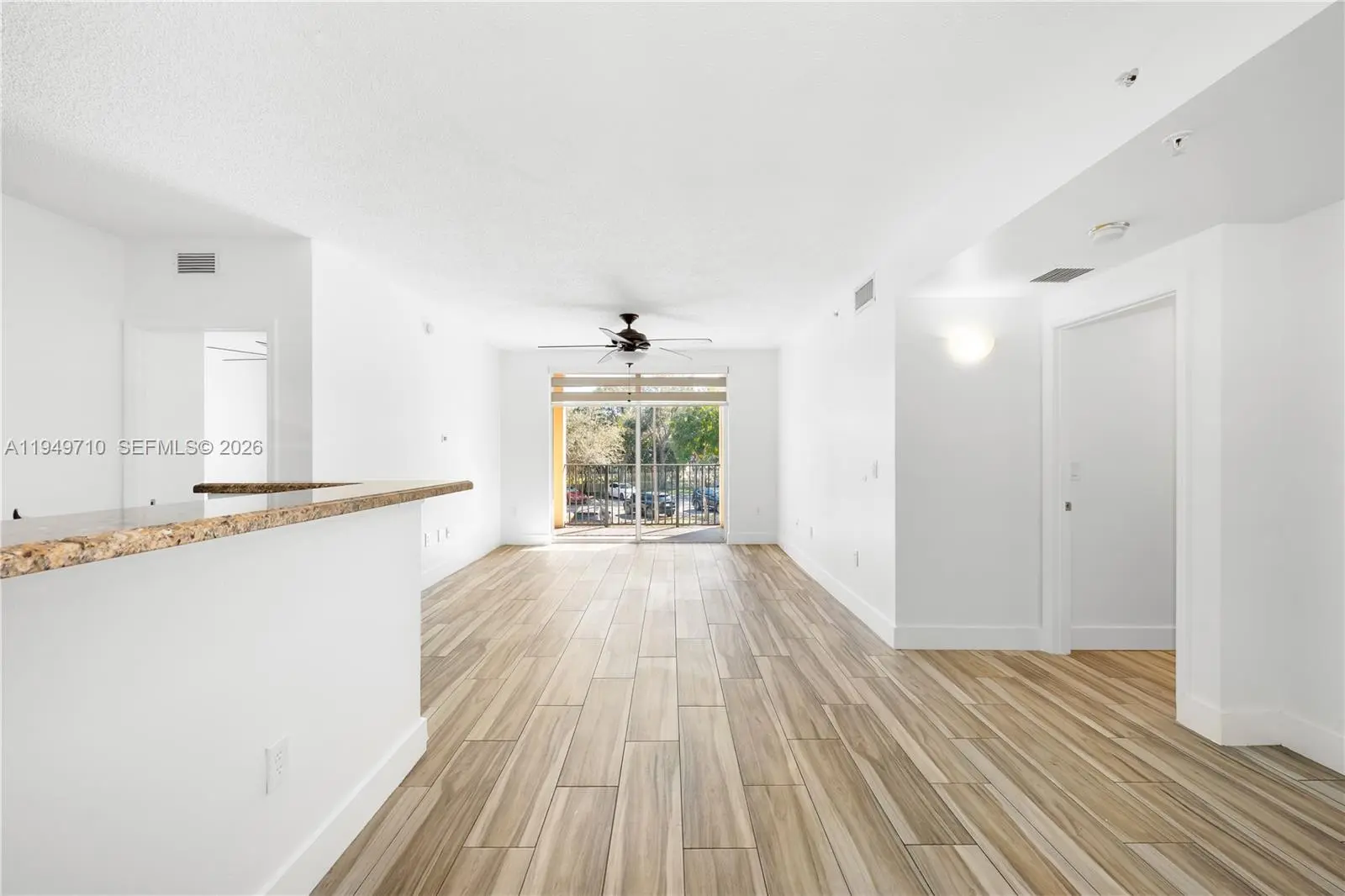 Photo of Listing #A11949710