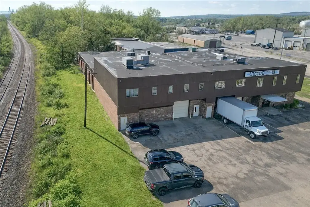 1 Victor Way, Sharon