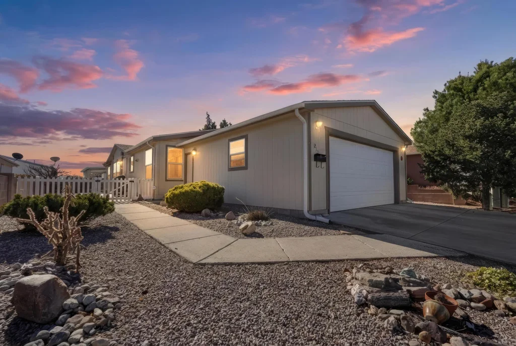 213 Sunrise Bluffs Drive, Belen