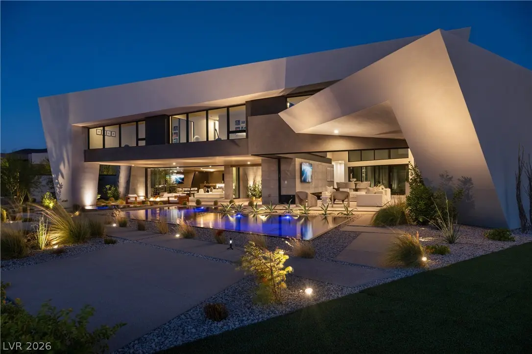 Photo of Listing #2749340