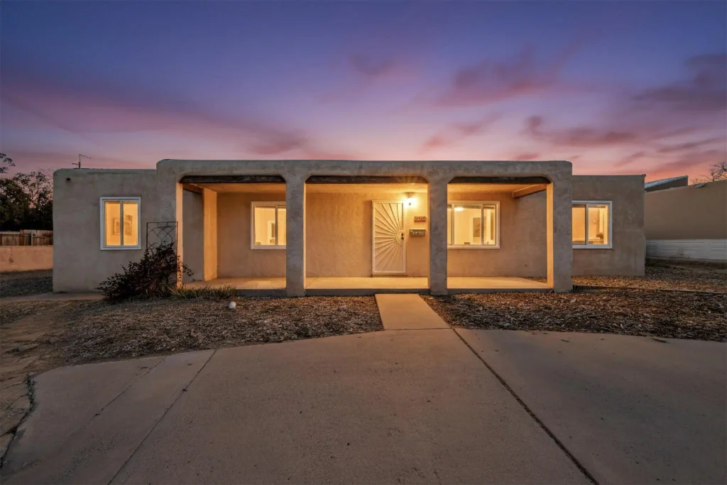 1526 Vassar Drive Ne, Albuquerque