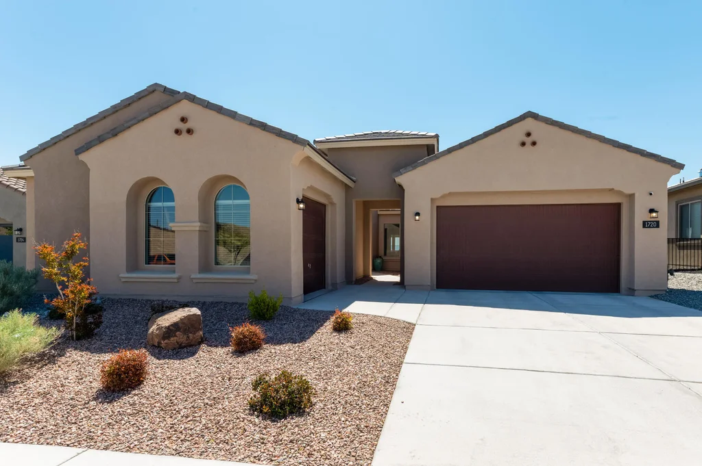 1720 Mount Hood Trail Nw, Albuquerque