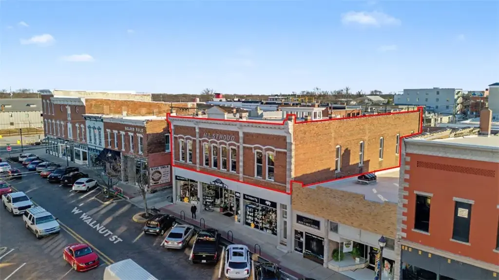 116b W Walnut Street, Rogers