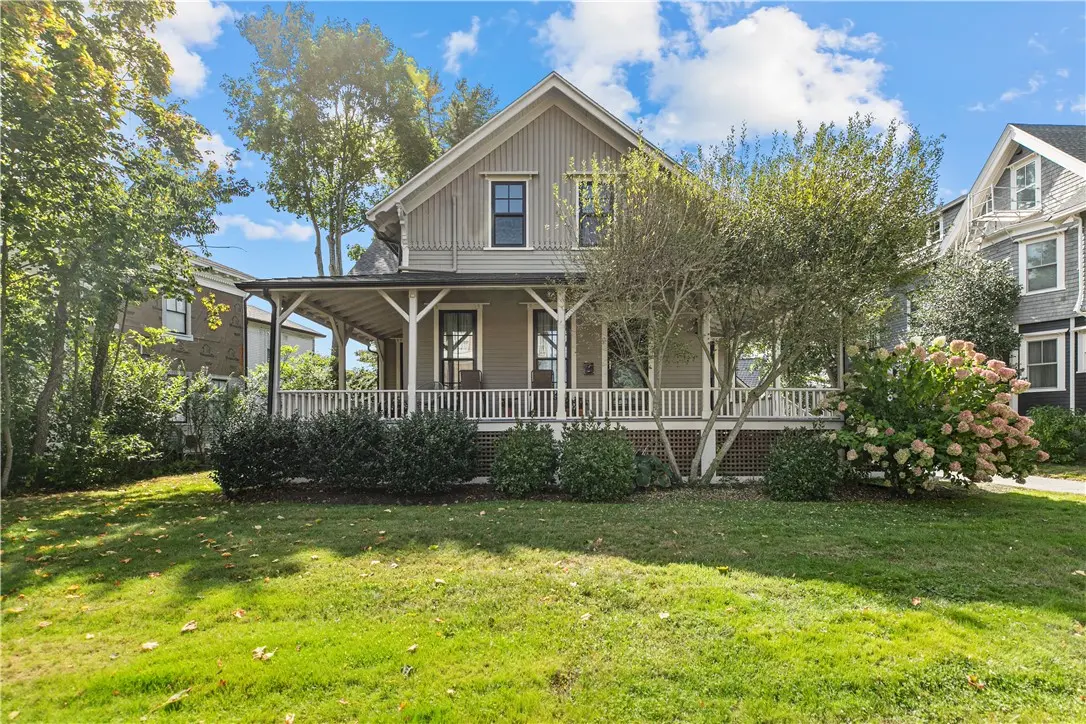 39 Powel Ave # 1, Newport