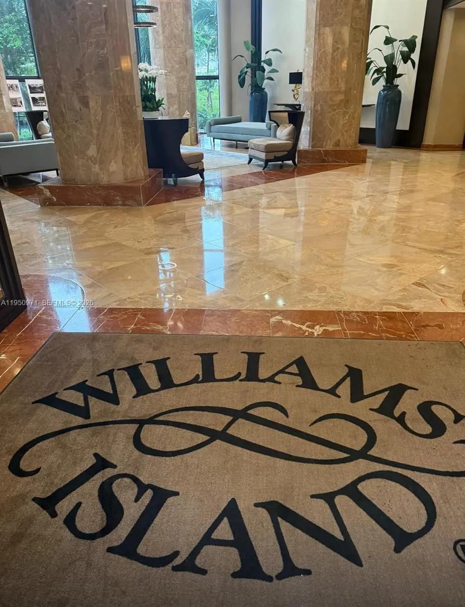 4000 Island Blvd 2402, Aventura