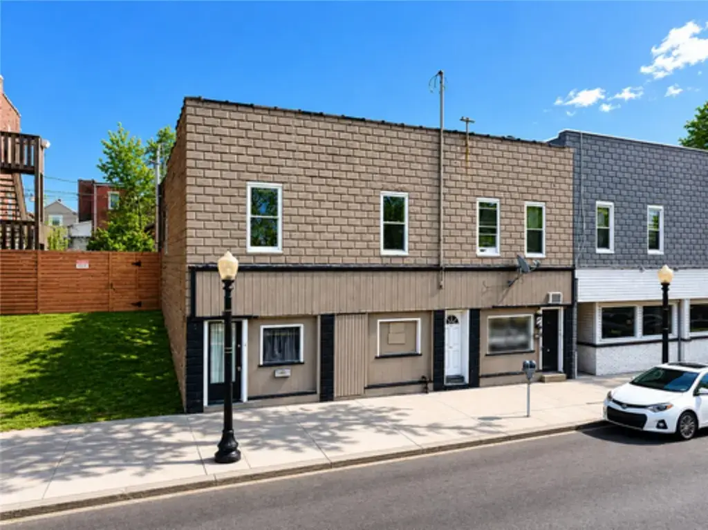 221 5th Street , Ellwood City