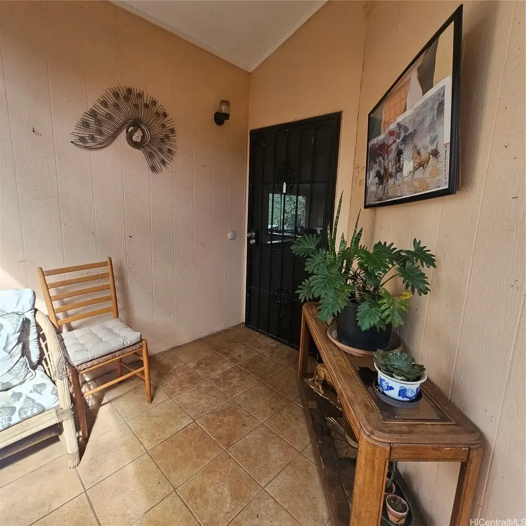 1926 Waimano Home Road, Pearl City