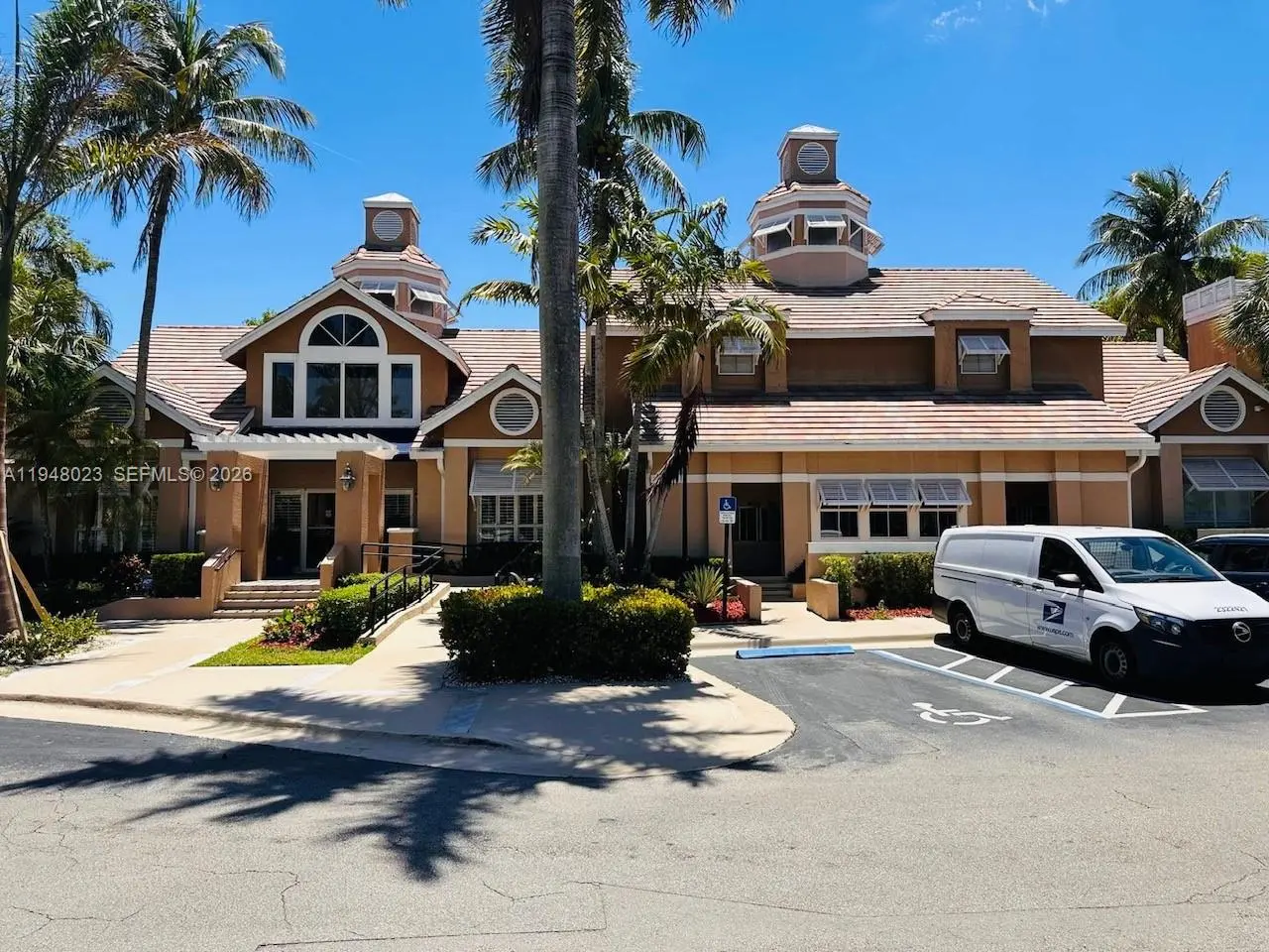 Photo of Listing #A11948023