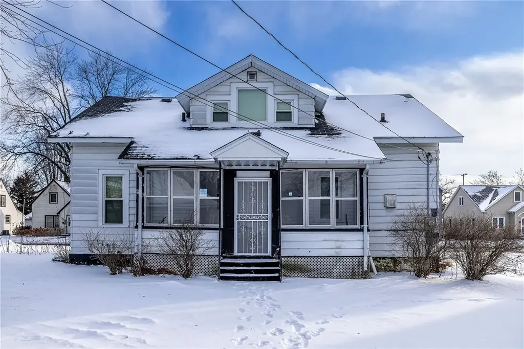 813 Main Street, Black River Falls