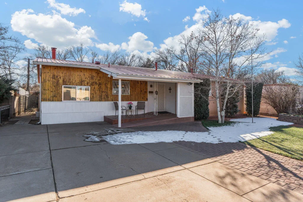 2704 Alamosa Drive, Santa Fe