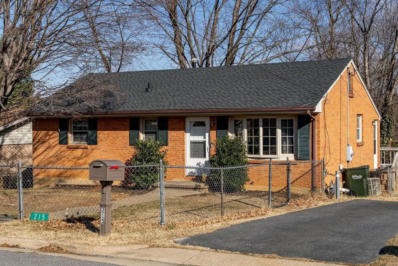 215 George St, Staunton