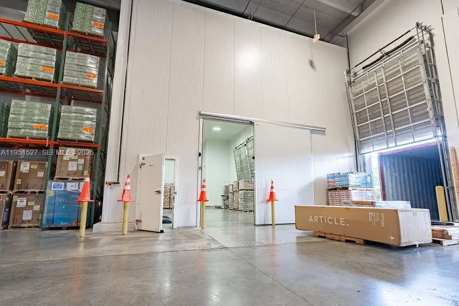 Photo of Listing #A11951527