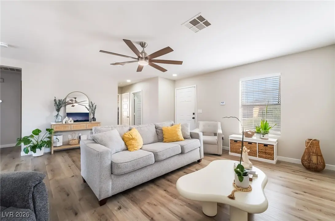 Photo of Listing #2750414