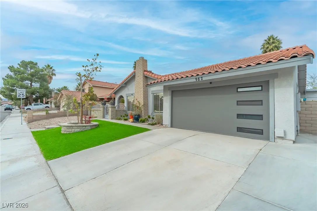 Photo of Listing #2750415