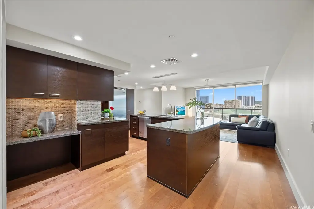 1837 Kalakaua Avenue # 1806, Honolulu