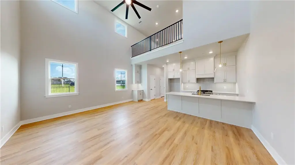 5902 S Bellview Road, Rogers